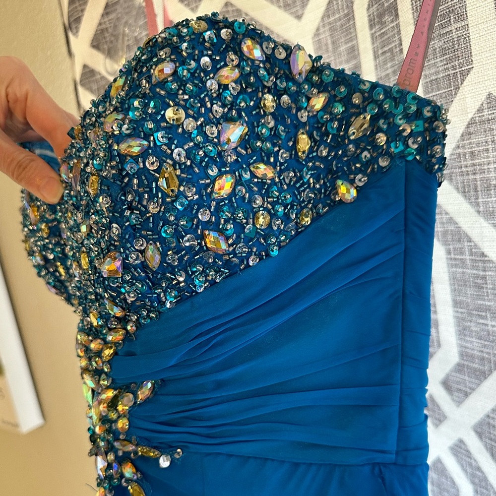 Prom dress - Picture 7 of 11